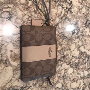 BRAND NEW Coach Leather Wristlet